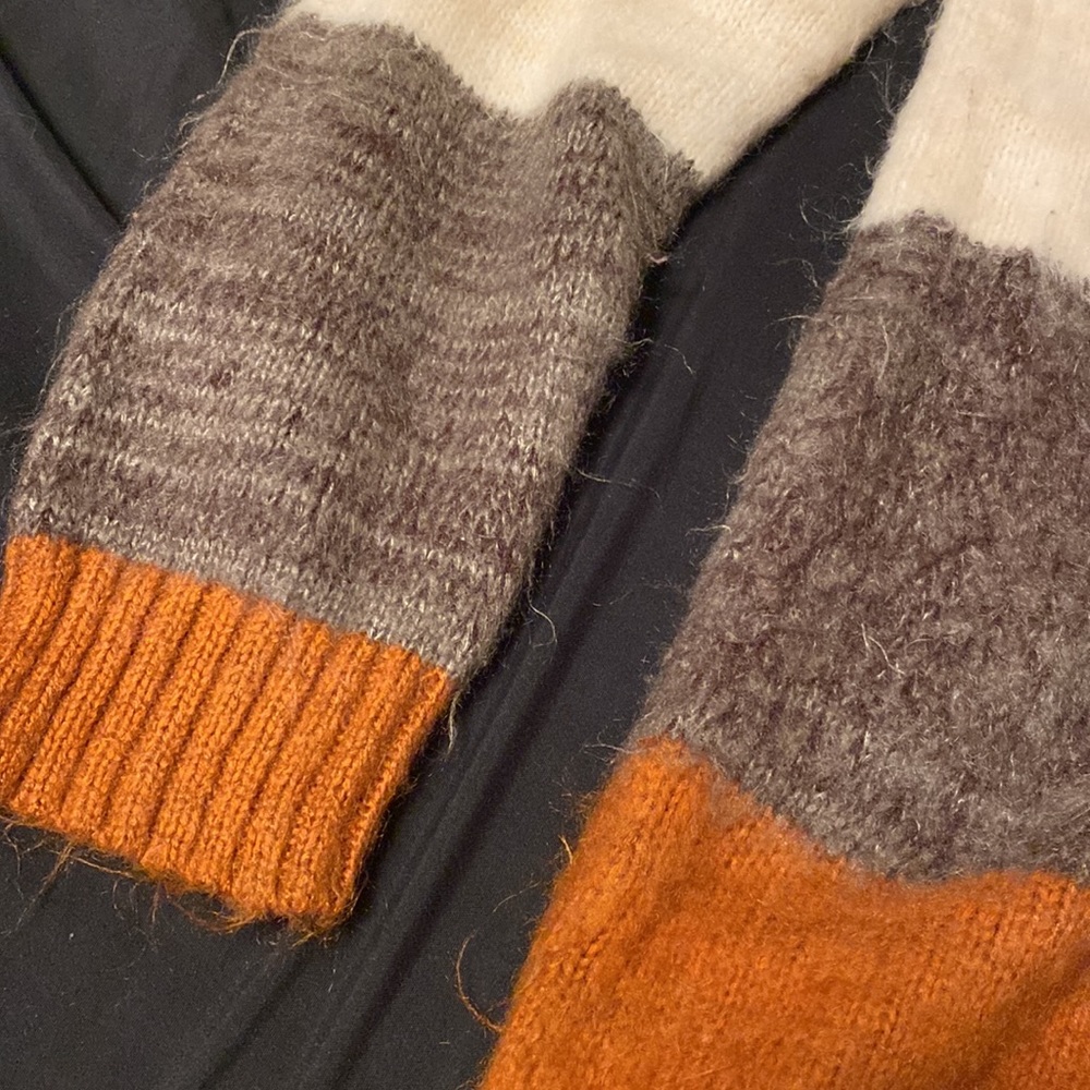 🍁 Fall sweater 🍂 - Picture 2 of 4